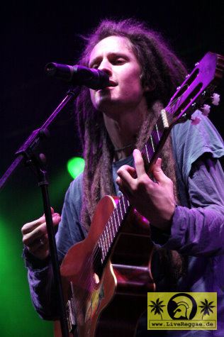 Martin Zobel (D) with The Soulrise Band 16. Chiemsee Reggae Festival, Übersee - Tent Stage 29. August 2010 (8).JPG